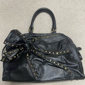 Valentino black Tote. 100% authentic. dust bag included. Used